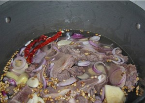 resepi bergambar masak sup singgang tulang lembu kelantan